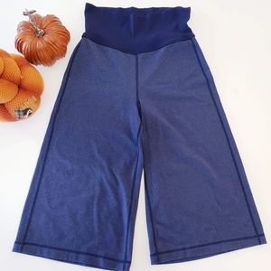 Lululemon Culotte Style Crop Bottoms Blue Size 4